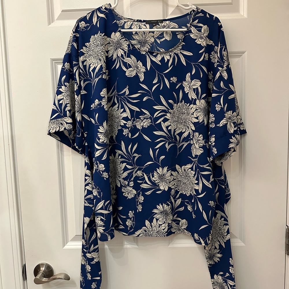 West Kei Blue Flower Top XL